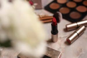Ladies, Use These 4 Must-Haves Makeup Items Daily!