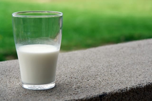 Health Benefits of Banana Milk as Delicious Drinks